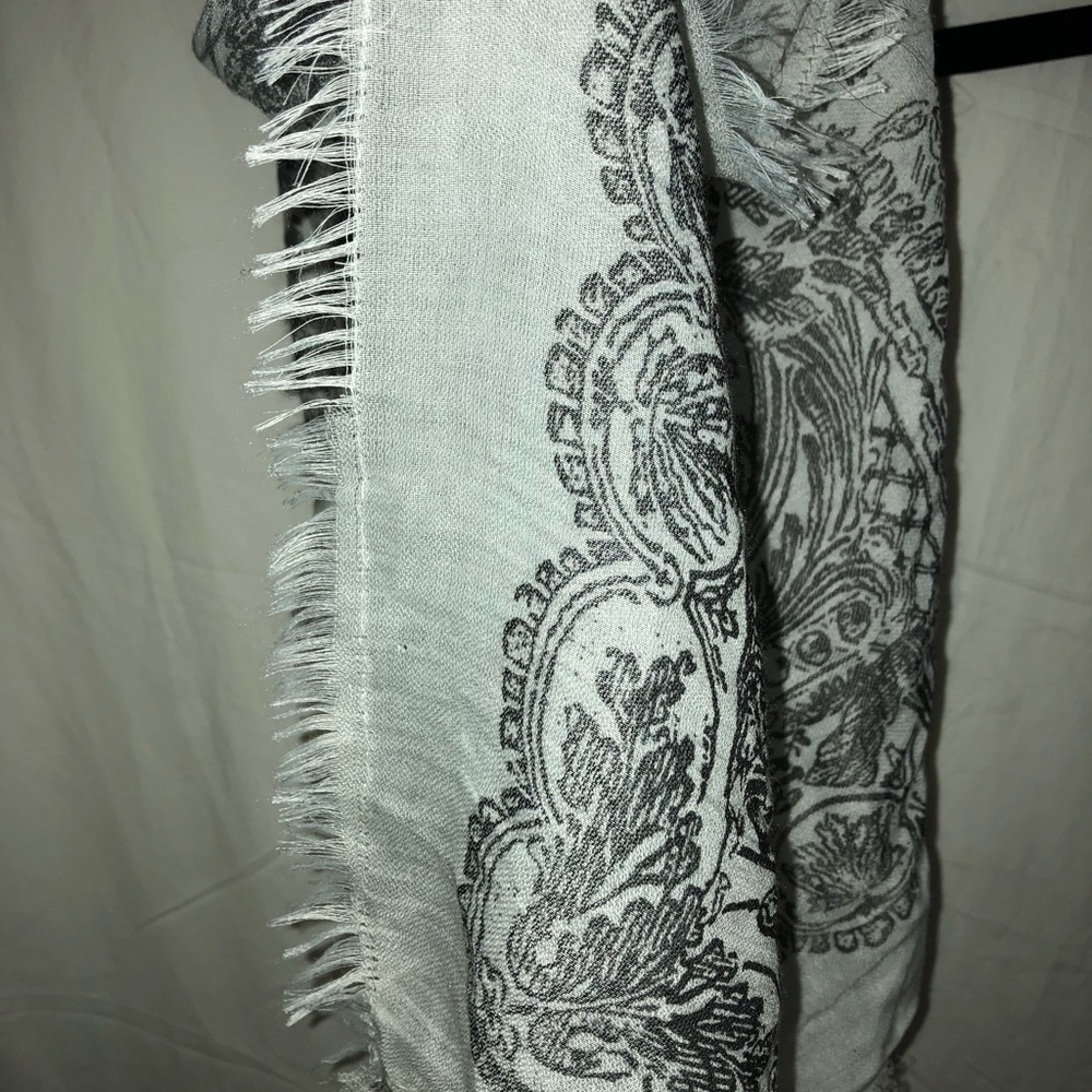 Scarf/wrap - Picture 6 of 6
